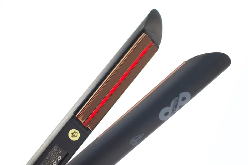 Titanium Infrared Hair Straightener (Black)